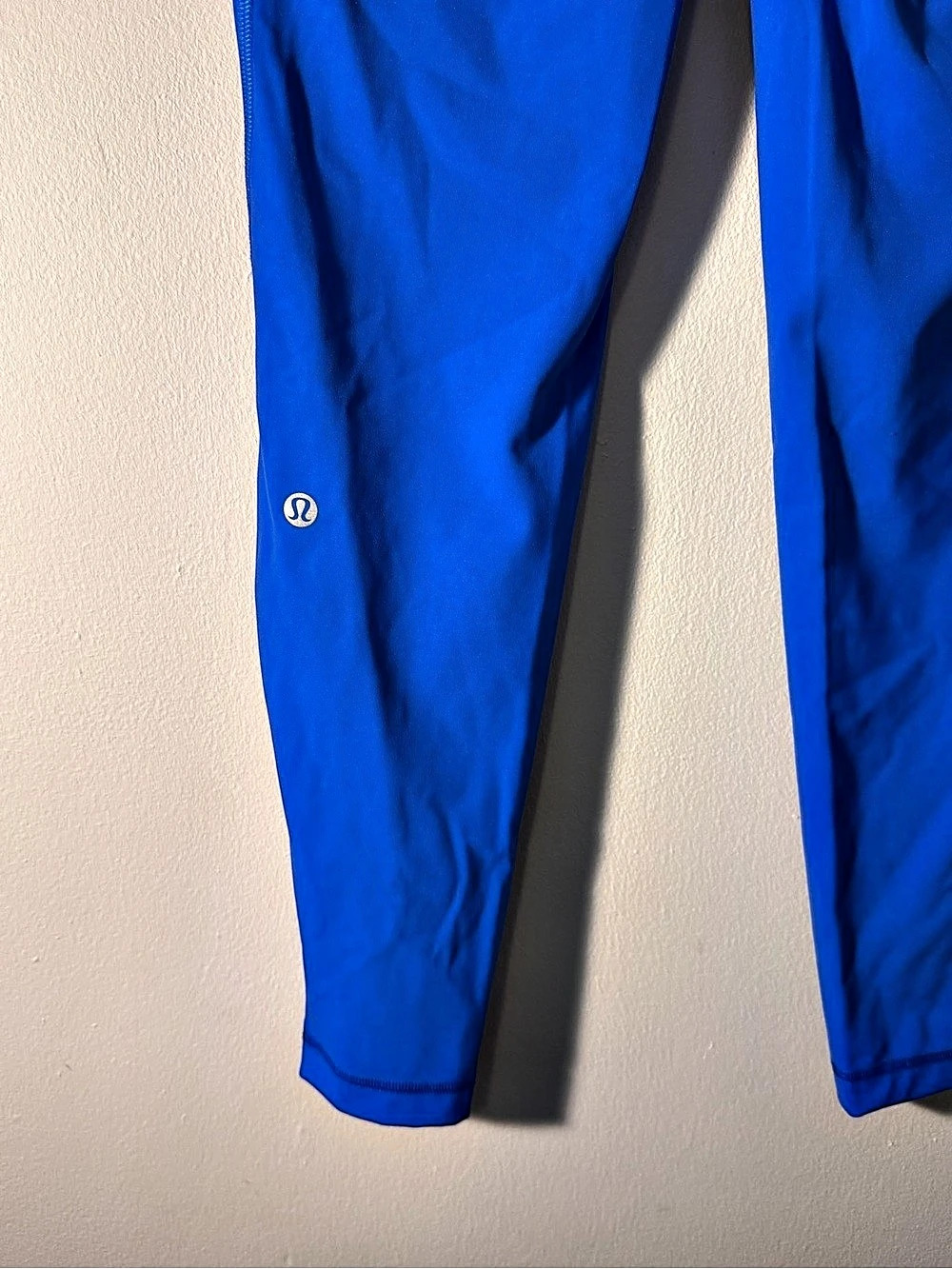 lululemon High-Rise Blue Leggings with side pockets size 8